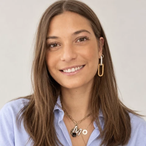 Clara Mirlycourtois, Directrice de Clientèle